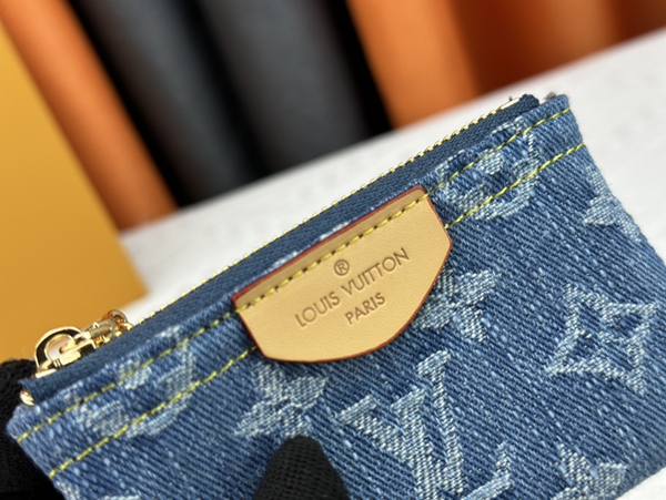 LVコピーウォレット着用イメージ